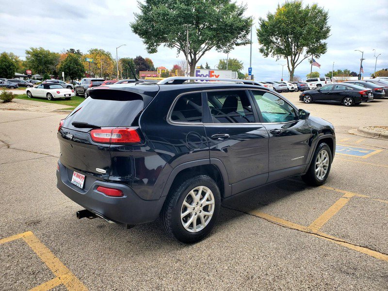 Used 2015 Jeep Cherokee Latitude w/ Cold Weather Group AWD/4WD image 5