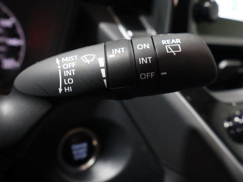 Used 2023 Toyota Corolla Cross LE w/ Moonroof Package image 38