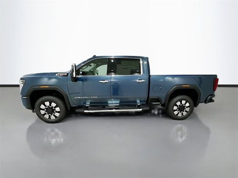 New 2025 GMC Sierra 2500 Denali w/ Denali Reserve Package image 4