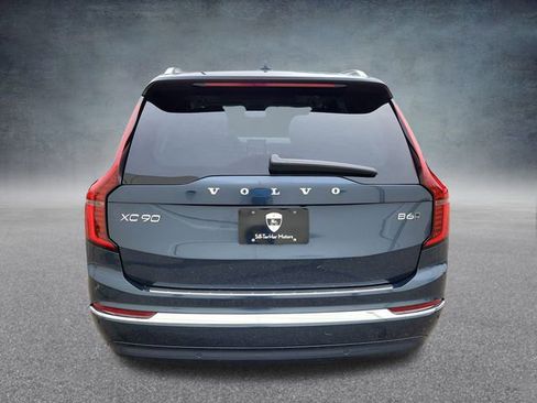 New 2025 Volvo XC90 B6 Plus w/ Protection Package Premier image 6