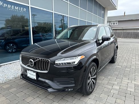 Used 2023 Volvo XC90 B5 Core w/ Protection Package Premier AWD/4WD image 3