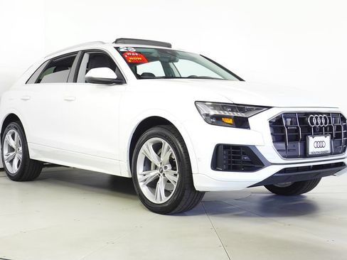 Used 2023 Audi Q8 Premium w/ Convenience Package AWD/4WD image 4
