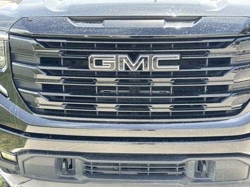 Used 2022 GMC Sierra 1500 Elevation AWD/4WD image 8