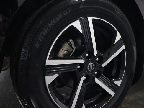 Used 2025 Nissan Sentra SV FWD image 29