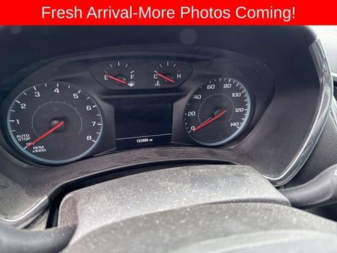Used 2018 Chevrolet Equinox LT FWD image 10