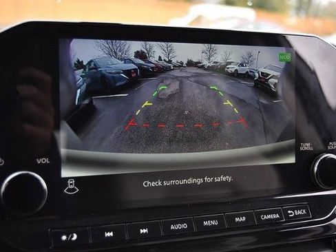 Certified 2024 Nissan Pathfinder SL image 15