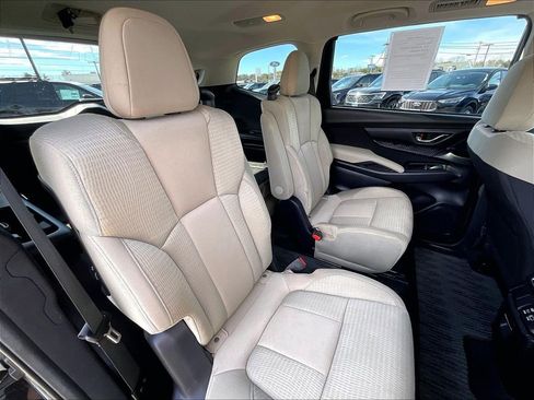 Used 2023 Subaru Ascent Premium w/ Convenience Package image 15