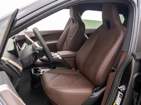 New 2026 BMW iX xDrive45 image 16