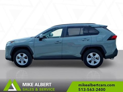 Used 2021 Toyota RAV4 XLE AWD/4WD image 4