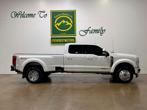 Used 2023 Ford F450 Lariat w/ Lariat Ultimate Package AWD/4WD image 9