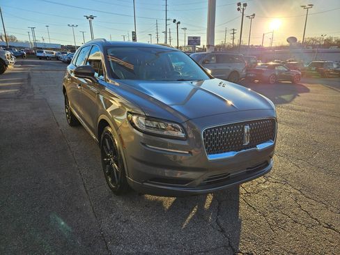 Used 2021 Lincoln Nautilus Reserve w/ Monochromatic Package image 8