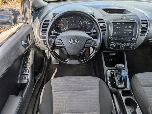 Used 2018 Kia Forte S image 24