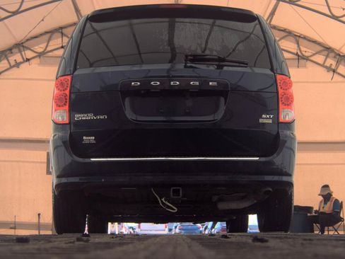 Used 2017 Dodge Grand Caravan SXT FWD image 8