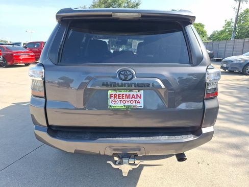 Used 2022 Toyota 4Runner SR5 Premium w/ Moonroof Package RWD image 5