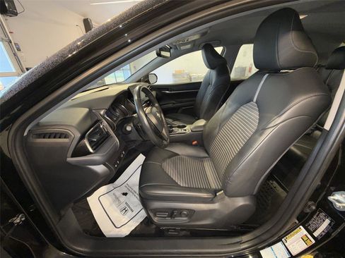 Used 2023 Toyota Camry SE image 13