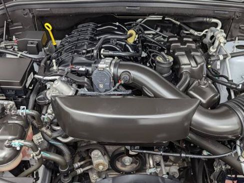 Used 2023 Dodge Durango GT RWD image 36