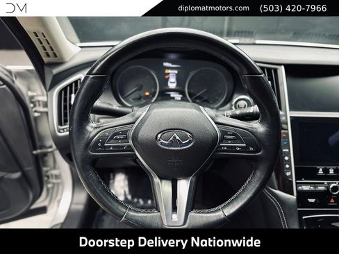 Used 2018 INFINITI Q50 Luxe w/ Cargo Package (L95) RWD image 29