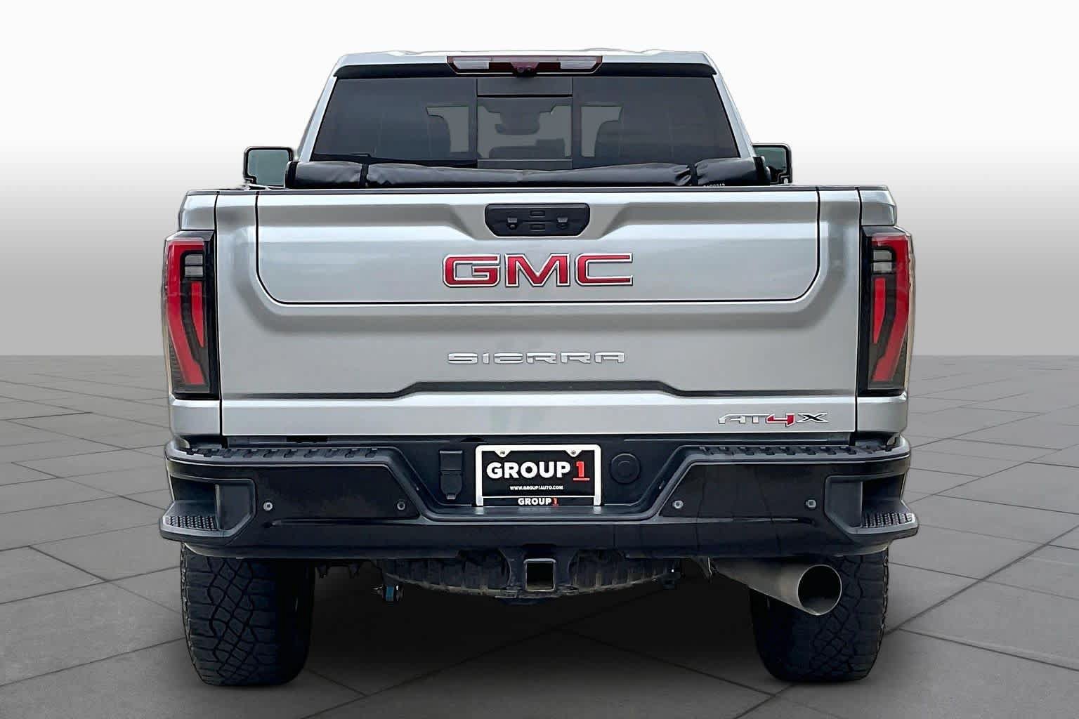 Used 2024 GMC Sierra 2500 AT4X AWD/4WD image 5