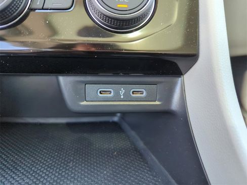 Used 2024 Volkswagen Jetta SE image 35