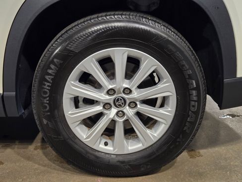 Certified 2024 Toyota Grand Highlander AWD image 17