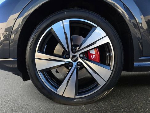 Certified 2025 Audi SQ5 Premium Plus AWD/4WD image 33