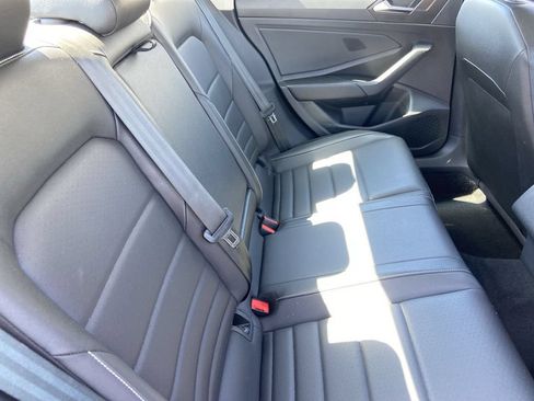 Used 2024 Volkswagen Jetta SE FWD image 21
