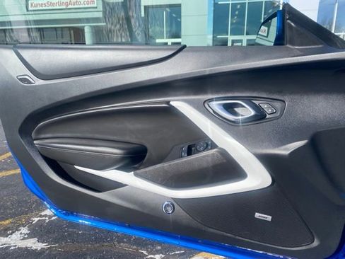 Used 2017 Chevrolet Camaro LT w/ Technology Package image 19