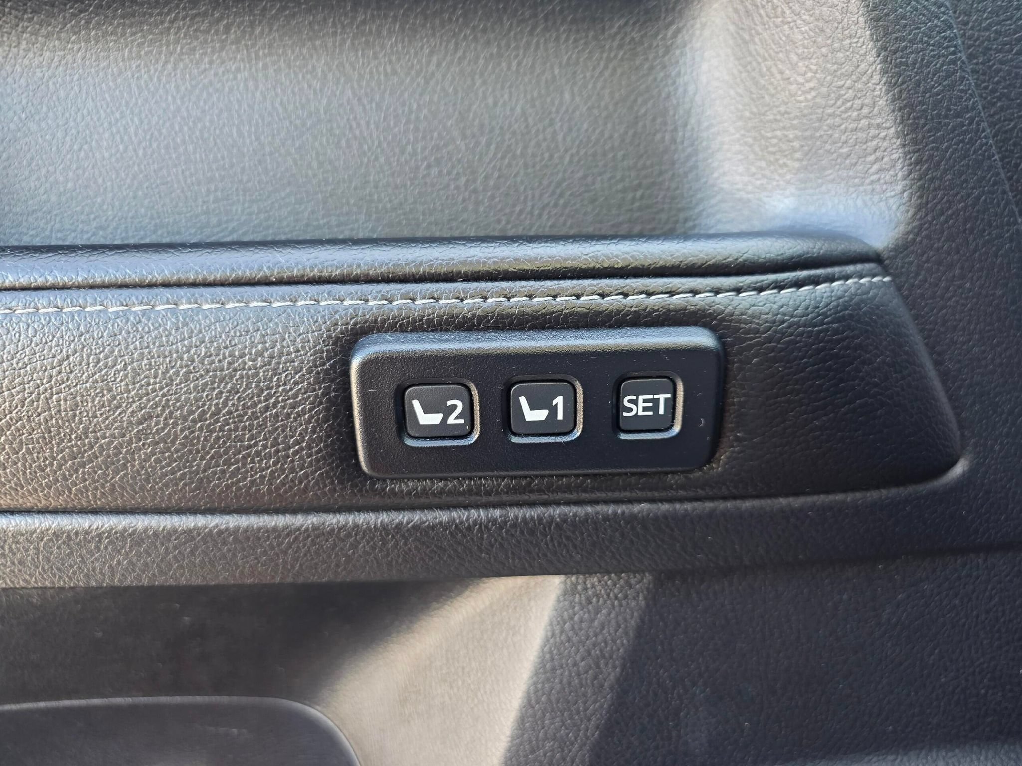 Used 2014 Toyota 4Runner Limited AWD/4WD image 26