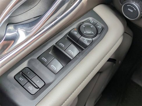 Used 2021 Chevrolet Tahoe LT w/ Luxury Package image 24