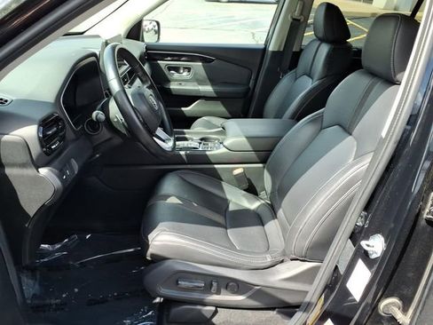 Certified 2025 Honda Pilot EX-L image 4