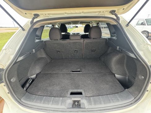 Used 2019 Nissan Rogue Sport S image 8