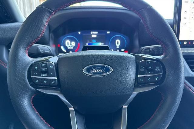 Certified 2025 Ford Explorer ST-Line AWD/4WD image 23