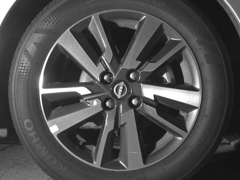 Used 2025 Nissan Versa SV FWD image 10