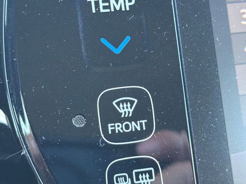 Used 2019 Toyota Prius Prime Premium image 29