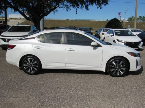 New 2025 Nissan Sentra SV image 2
