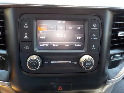 Used 2020 RAM 2500 Tradesman w/ Chrome Appearance Group AWD/4WD image 18