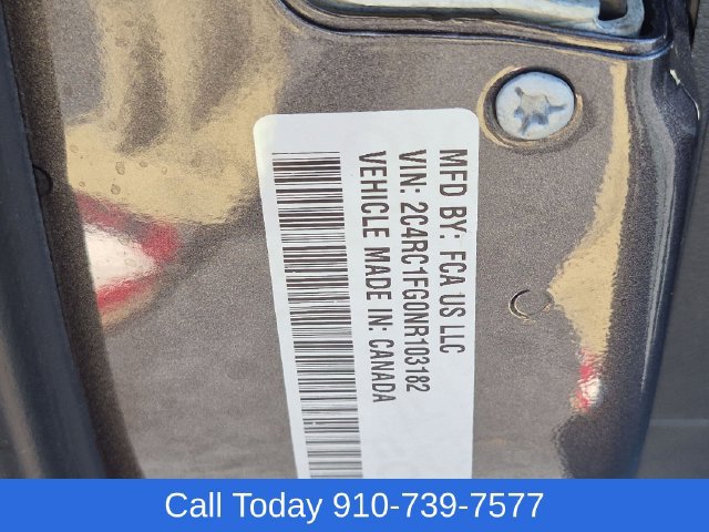 Used 2022 Chrysler Pacifica Touring FWD image 40