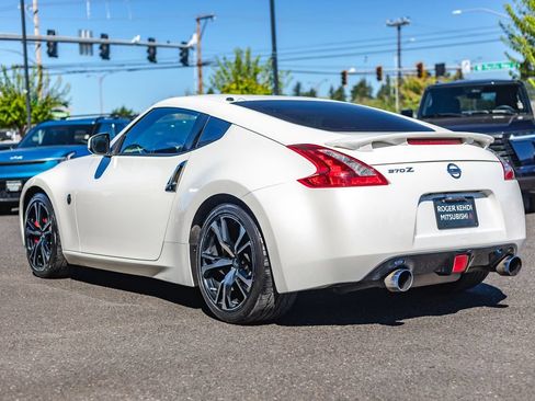 Used 2020 Nissan 370Z Coupe RWD image 9