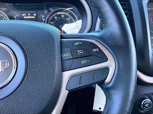 Used 2016 Jeep Cherokee Latitude w/ Comfort & Sound Group image 21