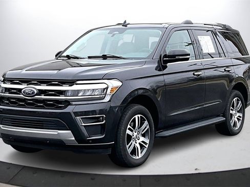 Used 2024 Ford Expedition Limited image 4