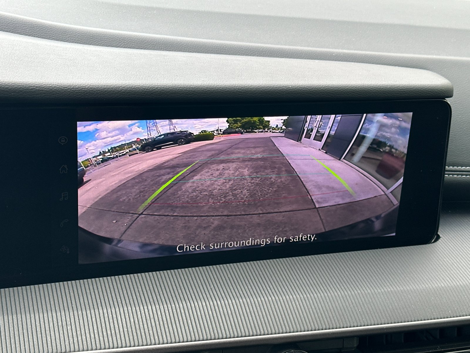 Certified 2025 Nissan Murano SV AWD/4WD image 19