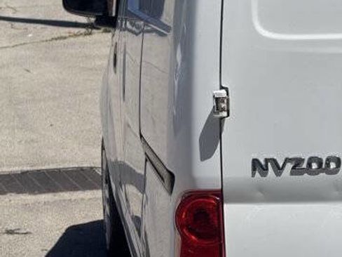 Used 2018 Nissan NV200 S FWD image 19