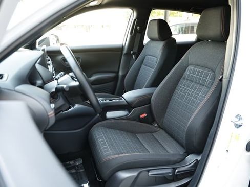 Used 2025 Honda HR-V Sport image 18