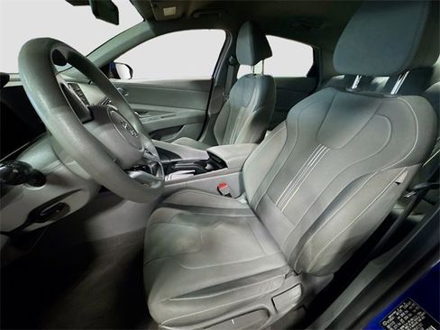 Used 2023 Hyundai Elantra SEL image 15