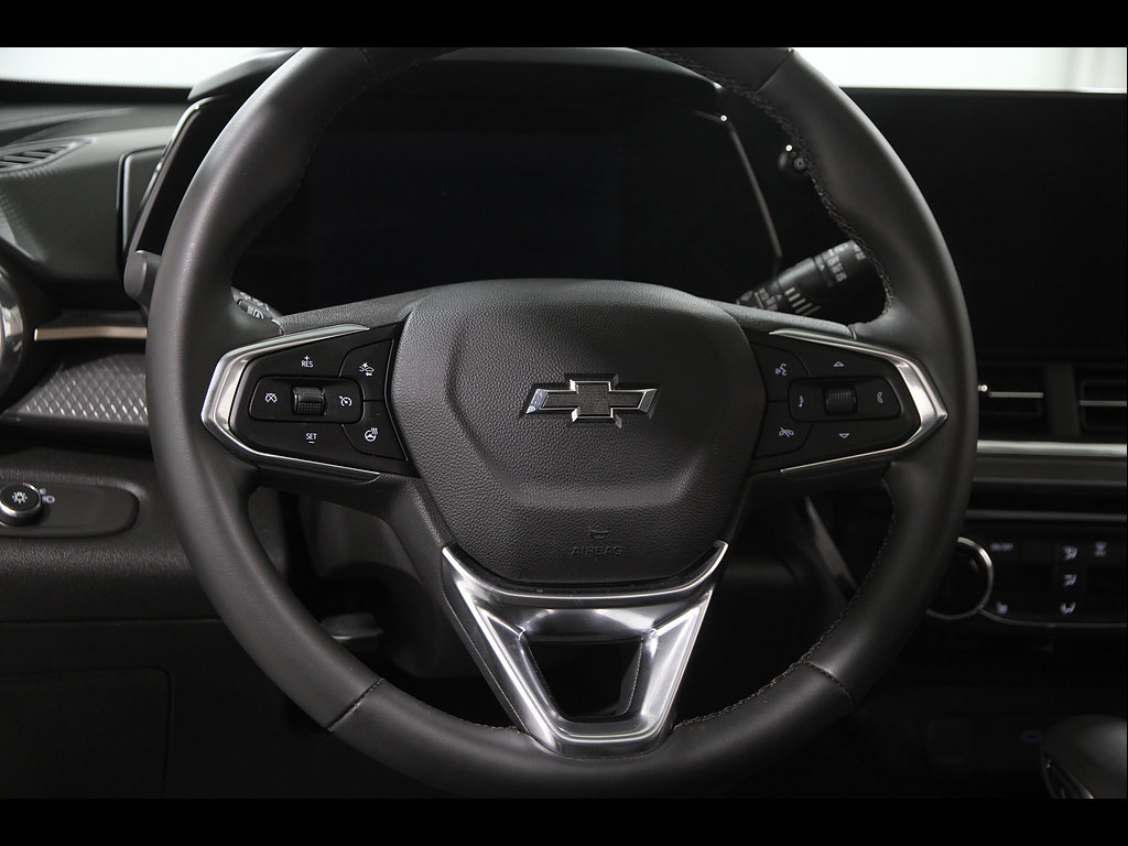 Used 2024 Chevrolet Trax ACTIV w/ Sunroof Package FWD image 7