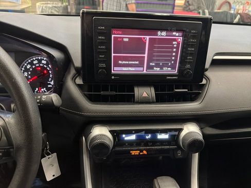 Certified 2021 Toyota RAV4 LE image 18