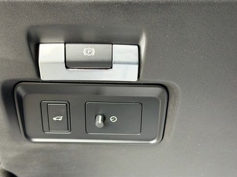 Used 2020 Land Rover Range Rover Evoque SE image 34