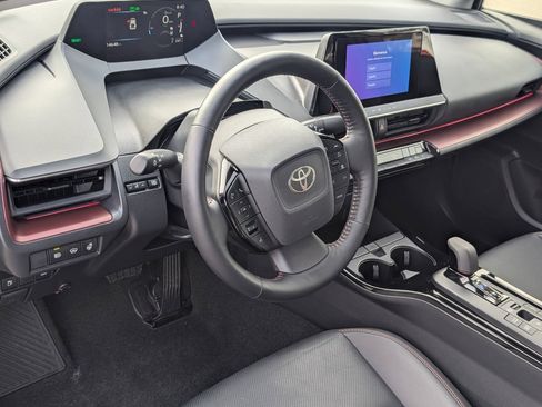 Used 2025 Toyota Prius Plug-In Hybrid image 14