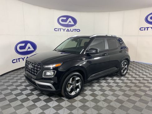 Used 2022 Hyundai Venue SEL FWD image 7