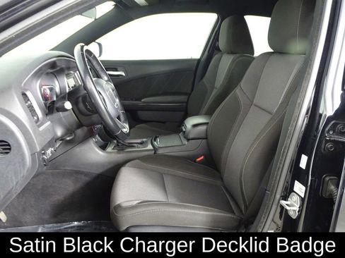 Used 2020 Dodge Charger SXT w/ Blacktop Package image 10